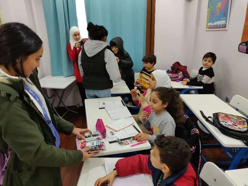 givelight-children-orphans-Asia-Turkey-Istanbul-Syrian-Refugees-Fatih-Center 800